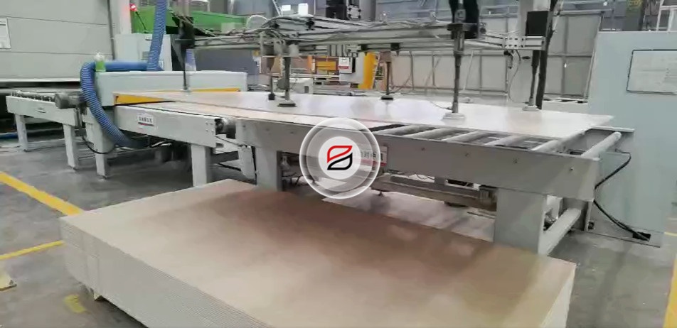 保溫一體板全自動生產(chǎn)線